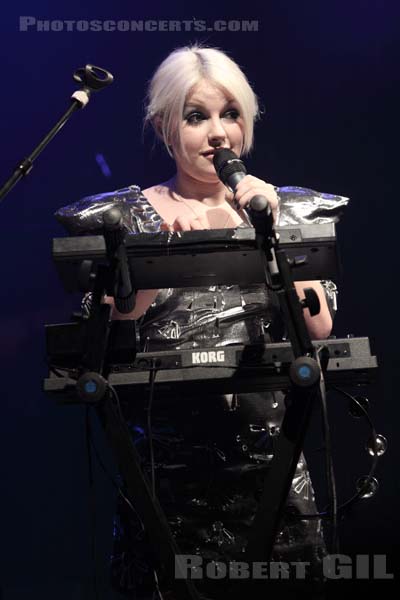 LITTLE BOOTS - 2009-11-06 - PARIS - La Cigale - 
